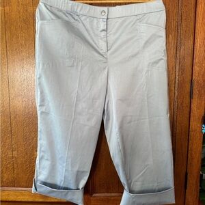 WEEKENDS by Chico’s Cropped Grey Pants 2 (size 10-12) NWT ⭐️
